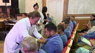 Бойцам, которые восстанавливаются после ранений в госпитале имени Мандрыка, вручили госнаграды