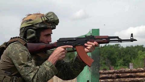 На военных полигонах проходит обучение мобильных огневых групп