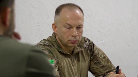 Зеленский снял с должности главкома ВСУ Сырского