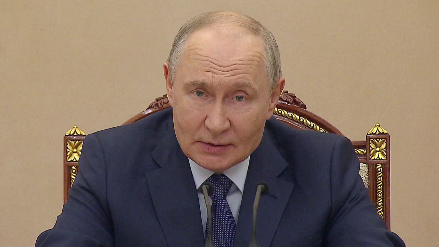 Путин оценил устойчивость бюджета и динамику банковского сектора