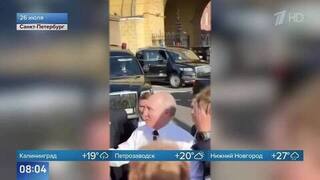 Появились новые видеокадры незапланированной остановки Путина в Петербурге
