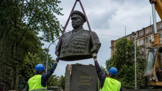 В Днепропетровске снесли памятник легендарному генералу Василию Маргелову