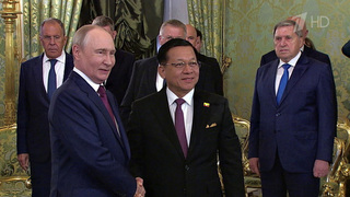 Владимир Путин проводит в Кремле встречу с президентом Мьянмы Мин Аун Хлайном