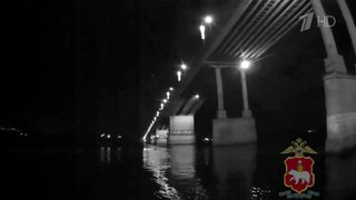 Полицейский патруль спас девушку, упавшую с моста в ледяную реку