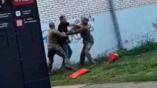 Украинские военкомы в попытках залатать дыры на фронте все чаще сталкиваются с сопротивлением