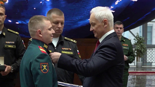 Военнослужащим, которые проявили мужество при выполнении задач СВО, вручены «Золотые звезды»