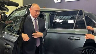Путин провел тест-драйв нового автомобиля Volga