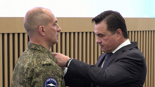 Андрей Воробьев вручил награды добровольцам БАРС и бригады ГРОМ «Каскад»