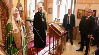 Патриарх Кирилл передал частицу мощей святого Александра Невского в храм Мосгордумы