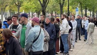 МИД сообщает, что на зарубежных участках проголосовали почти 105 тысяч россиян