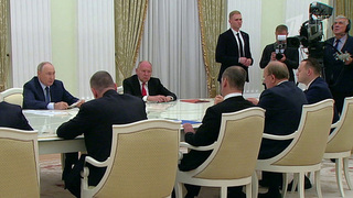 Владимир Путин встретился с лидерами парламентских партий
