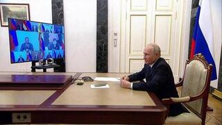 Владимир Путин провел видеосовещание с избранными главами регионов