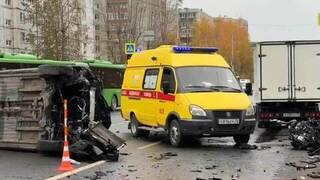 Массовое ДТП произошло в Тюмени, погибла женщина: видео