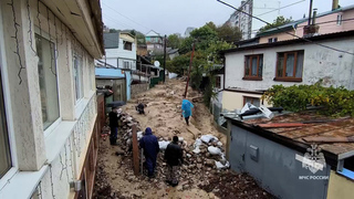 МЧС показало кадры ликвидации последствий ливней в Крыму