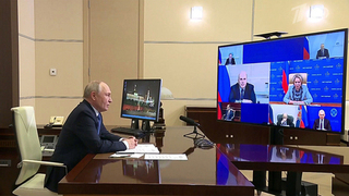 Вопросы молодежной политики обсудил президент с участниками Совбеза России